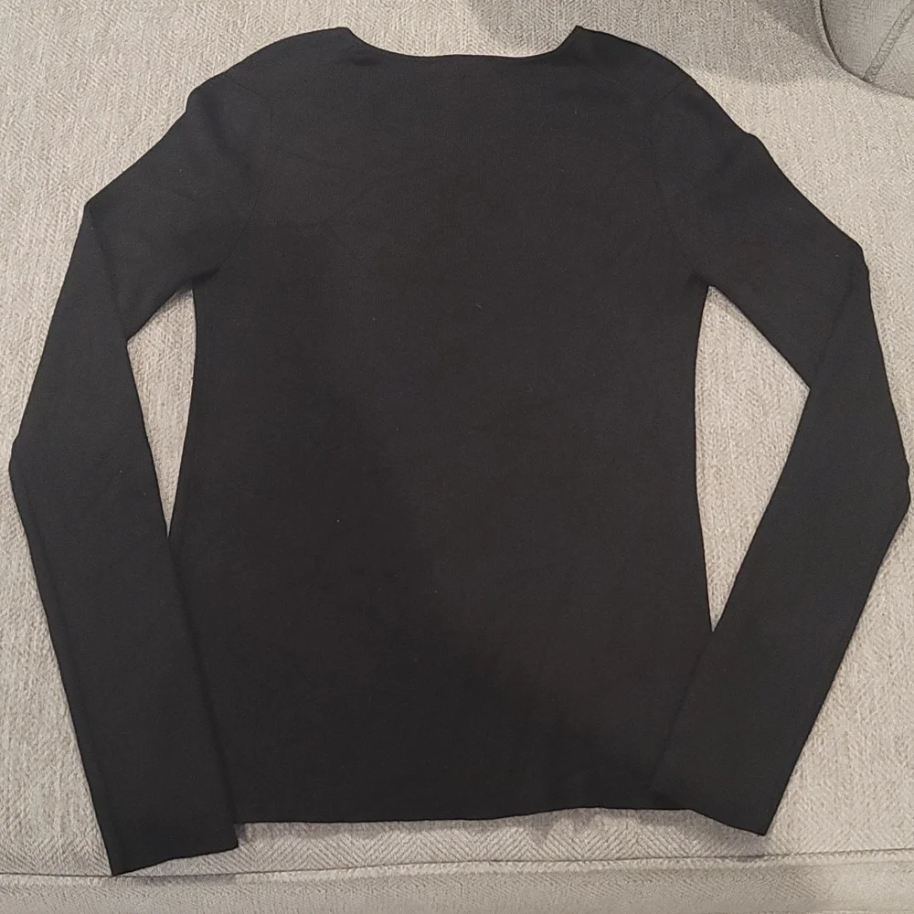 Express Rib V-neck Sweater - Picture 4 of 5